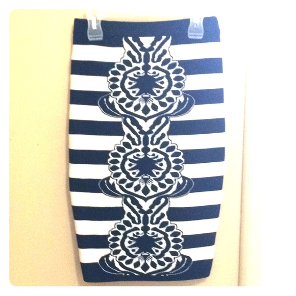 Skirt - Picture 1 of 2